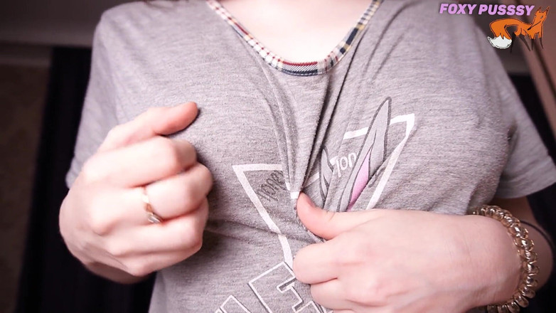 VioletPurpleFox: Tante seksi ini nyepong kontol sampai tenggorokan dan telan sperma