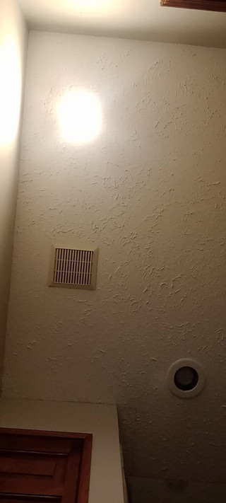 Andrew Adams: Sedím na tvém obličeji v koupelně