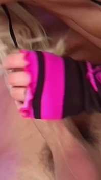 Sexig blondin stora tuttar babe delta vit i het stor vit kuk trekant får sitt vackra ansikte täckt i sperma