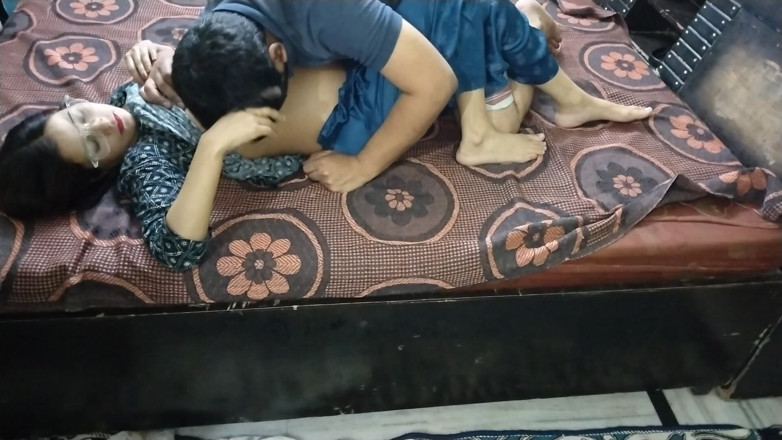 Indian Muslim Couple: Desi ehefrau nacht der küsse &amp; verboten aussehende chemie