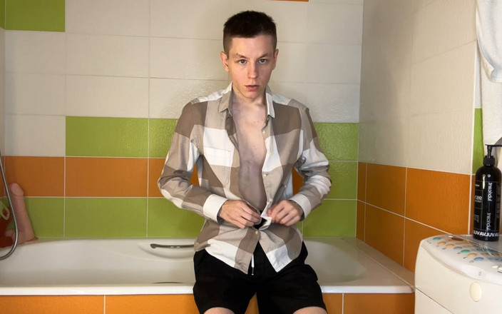 Morflot24: Meine muschi im badezimmer gefickt und boden mit sperma überflutet!