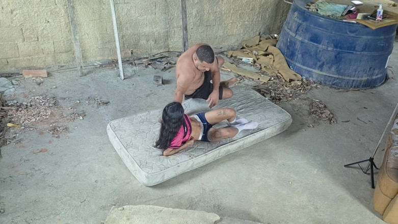 Bebes vagabundas: 100% 항문 테라스 섹스