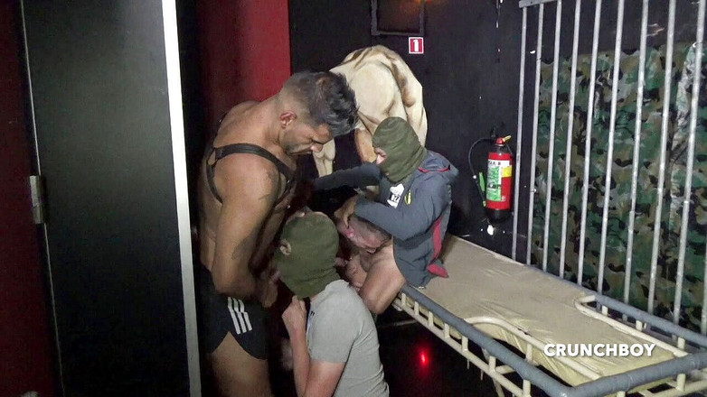 Crunch Boy: Дивовижна велика оргія в веб-крейсерській Амстердамі