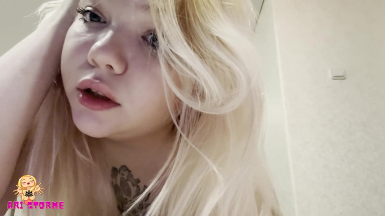 AurelliaCreampie: 若い妻は私に他の男の後に彼女の猫を舐めたいです