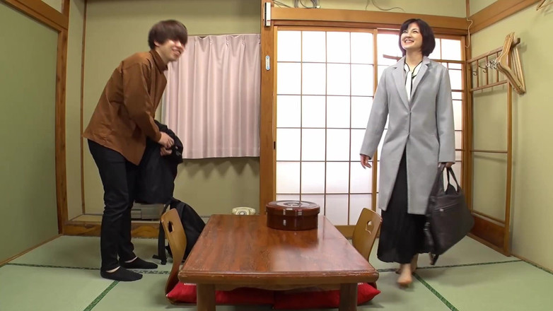 Vulture: Красива і горда матуся та її оголене тіло збуджують мене під час подорожі гарячими джерелами, том 6-1