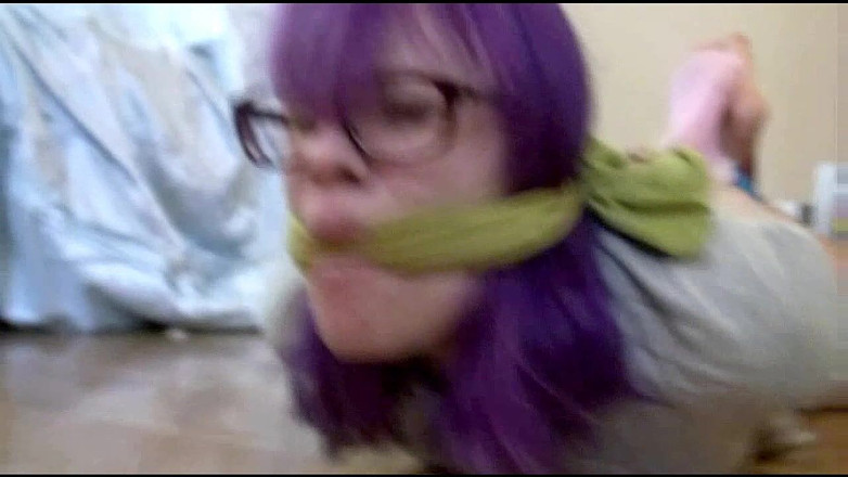 Selfgags classic: Sora mea vitregă, Snitch cu căluș!