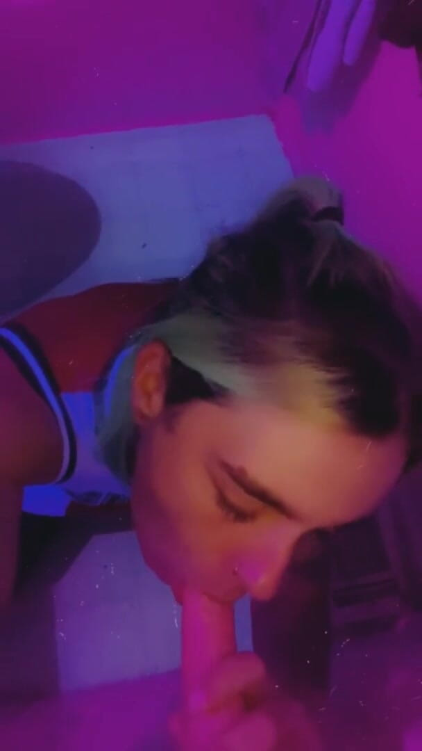 CarmenMelatonin: Sexy cheerleader party girl