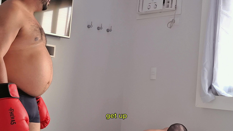 Punchbagplz: ベアジーニョ・ブラック - ボクシングのガットパンチ支配