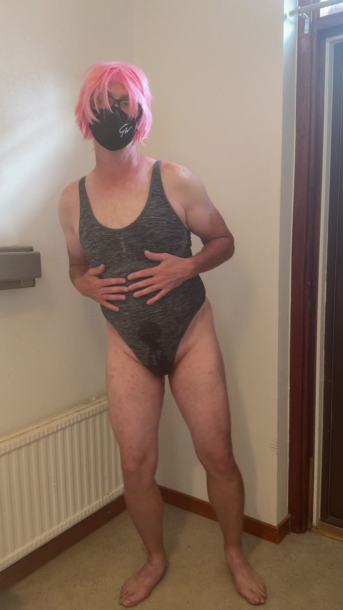 Julia Trans: Con điếm tóc hồng thủ dâm và xuất tinh và tự...