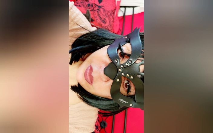 savannahamatoriale: चमड़े के मुखौटे के साथ Burp Fetish
