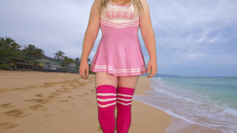 Lucas Nathan King: Шмель с большими сиськами, прогулка по пляжу