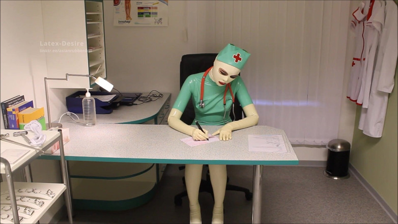 Latex Desire: L'infermiera nelli si scopa al lavoro