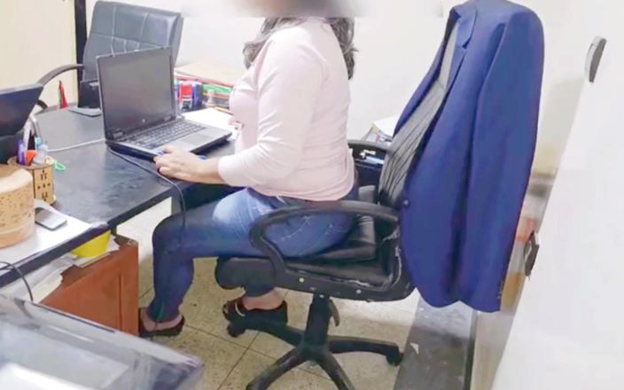 BBW LATINA: 我终于让我的同事在我的办公室里操我 第2部分
