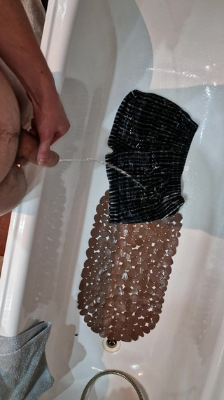 Fap_man93: J'ai enlevé mes boxeurs, je les ai jetés dans la...