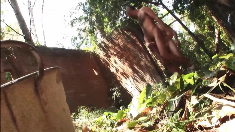 Transsexuell and gay club: Salvaje Follada Anal Gay Al Aire Libre En Ruinas