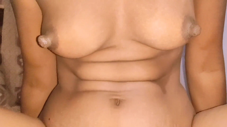 Desihotcouple: 印度家庭主妇自制的女牛仔姿势