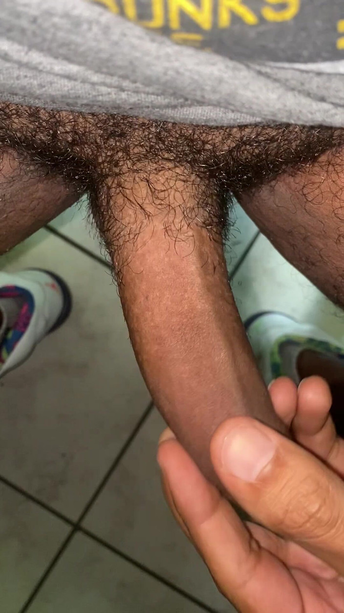 KING_TiBURON: Handjob semasa menggunakan Bel Air Jordans