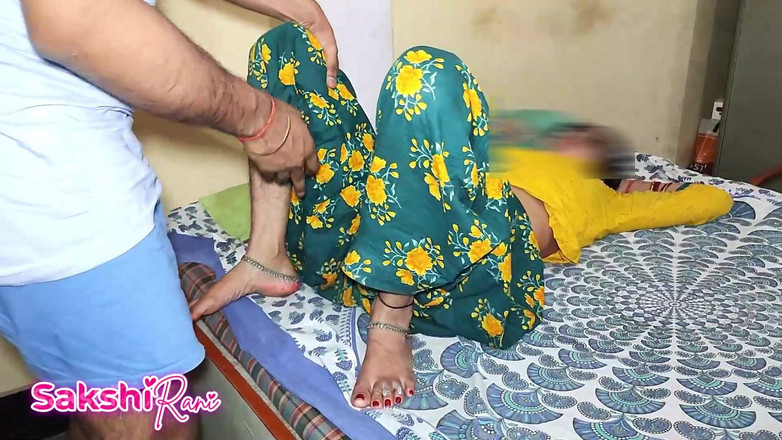 sakshi_raniii: Hintli üvey baba üvey kızını geceleri sikiyor