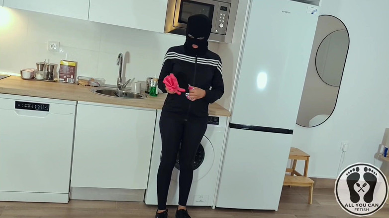 All You Can Fetish: Latina berpantat sempurna ditangkap di dalam rumah