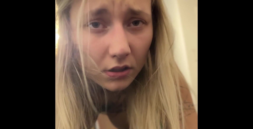 Cur1ouscoup420: गांड फैलाई, चोदी गई और पिटाई की गई