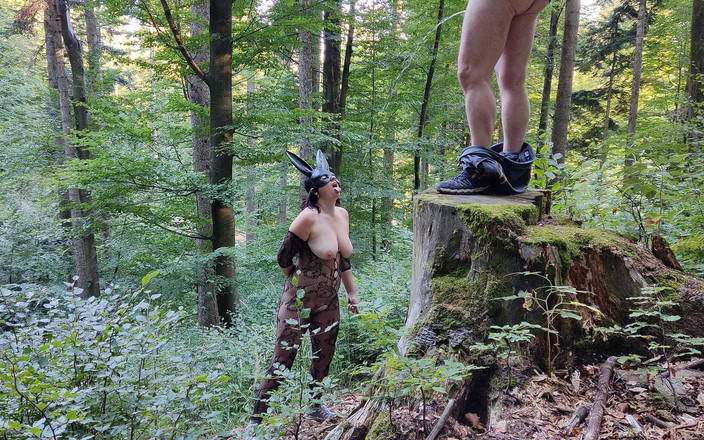 Toilet Mommy: Tyto kundy jsou absolutně bezduché šukací puppets! Lidská pisoárová toaleta