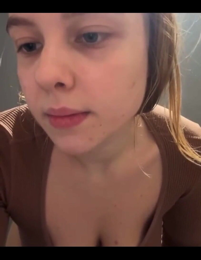 JuiceLussie: 在健身房疯狂潮吹