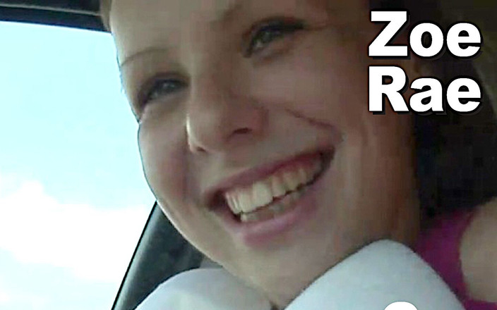 Edge Interactive Publishing: Zoe Rae auto spogliarello e scopa con un dito