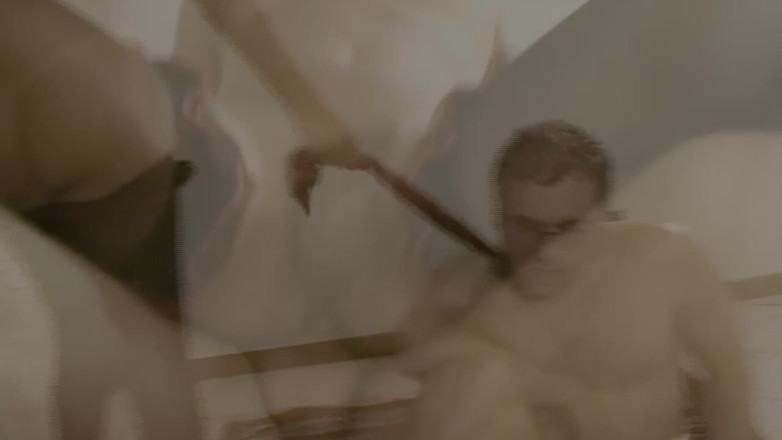 TGIRL ROOM: Une Sucette Dans Le Cul Du Shemale Avant De Le...