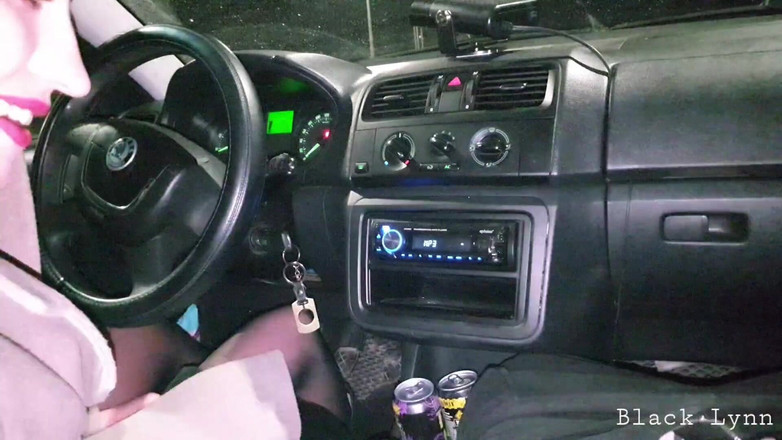 YSP Studio: 車を止めて - イキたい!/道路横の車の手コキ