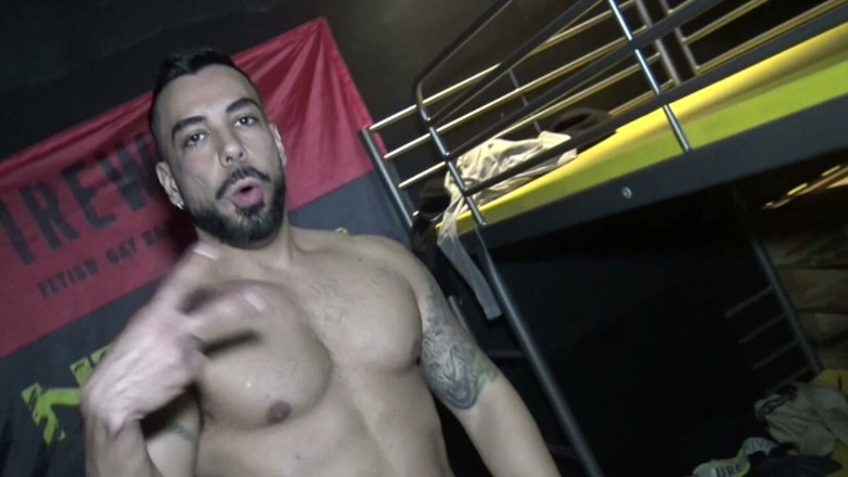 Best bareback porn from Madrid: Latino Muda Melakukan Hubungan Seks Dengan Lelaki Berotot