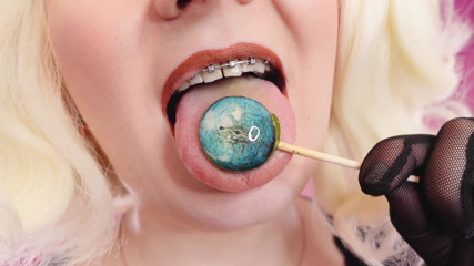 Arya Grander: Asmr Video: Lipstick, Mesh Gloves and Lollipop