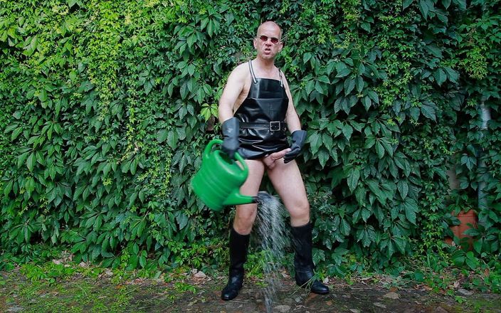 GERMANE_XL: Der geile gummi-gärtner 19 spielt nass und ohne hand abspritzen xl