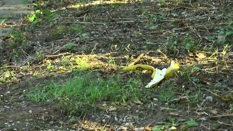 German Full Movies: Schmutziger Doppelpenetrationsfick in Roten Dessous