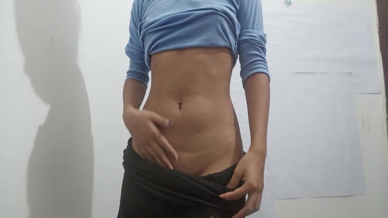 desigirl93: 可爱的娇小女孩自慰精液阴户