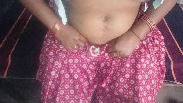 Yourgeeta8899: Indický nevlastní otec přesvědčil svou nevlastní dceru, aby měla sex