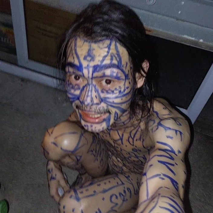 Clown likes to play with colors: Pui clovn