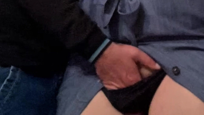 Niki studio: Sconosciuto sgrilletta la miLF arrapata prima del lavoro in metropolitana