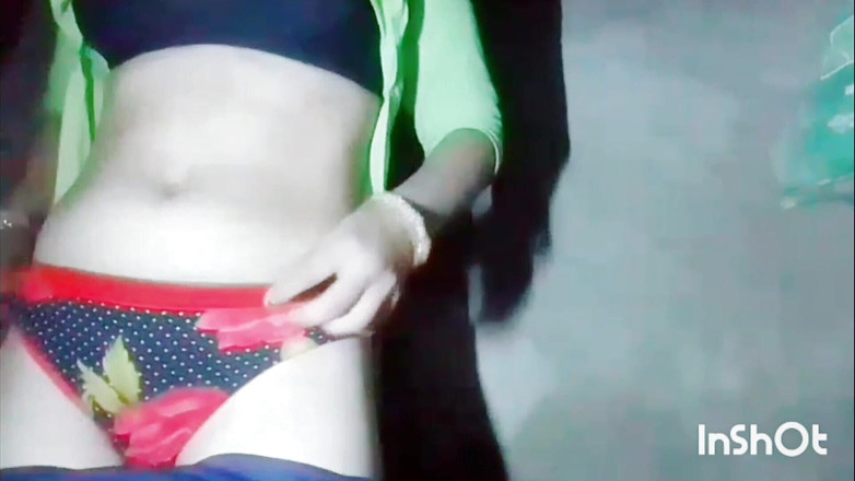 TricolorMusic3: Foarte sexy, timidă, drăguță, pizdă sexy, indiancă sexy