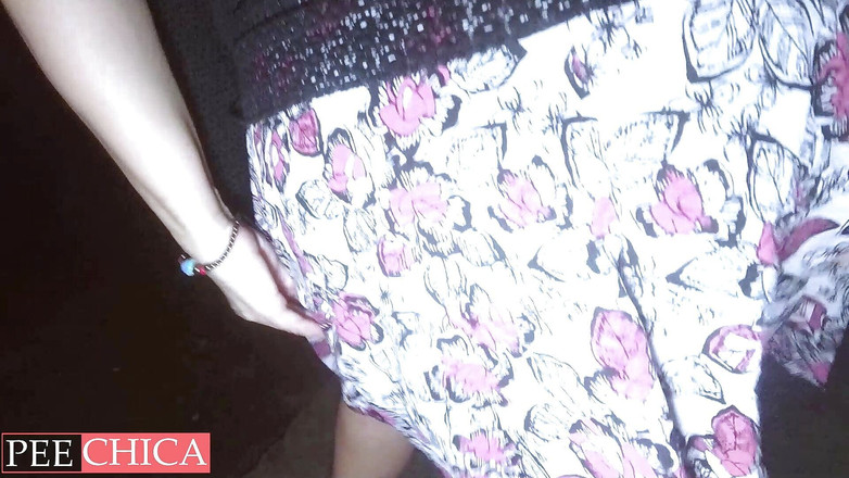 SweetyPlay: MILF kremówka na zewnątrz z siusiu