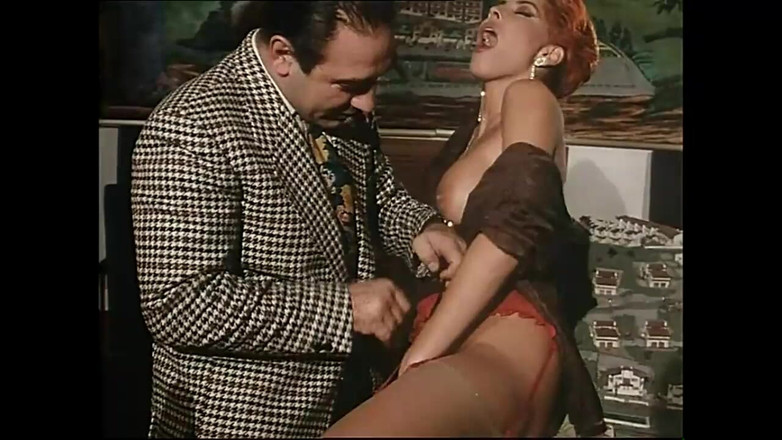 Xtime Network: Milly d'abbraccio和她的朋友想要大鸡巴插她们的菊花（完整电影）