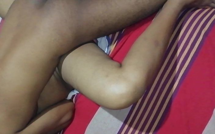 Sweety In Bed: 18+ मेरी पत्नी सौतेली बहन के साथ जब कोई घर पर नहीं होता