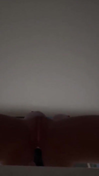 Girl masturbating In VR