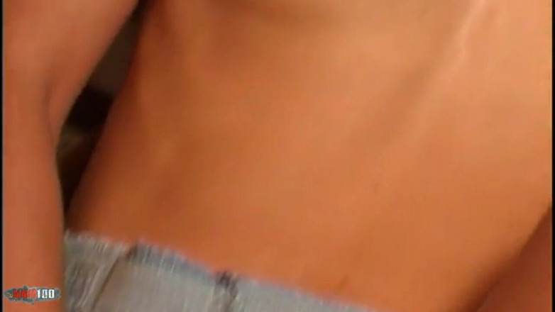 MMM100: Noemi: Krásná blondýnka Noemi svlékání