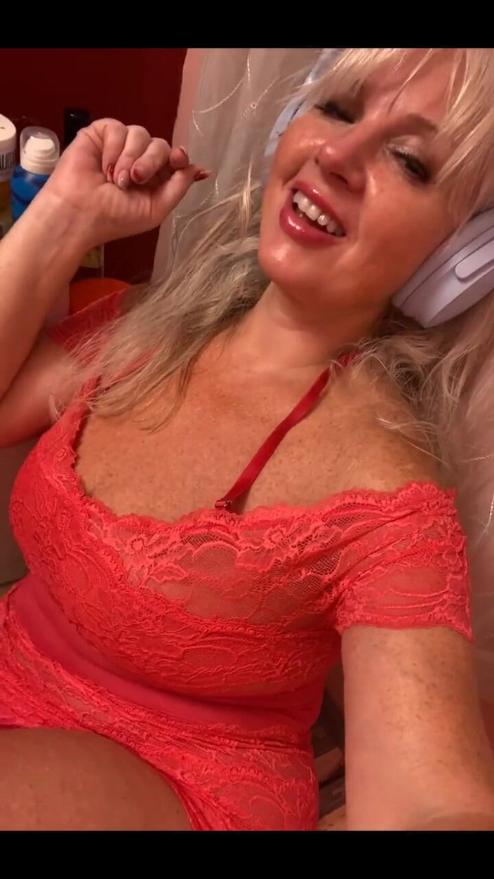 PaintedRose Taboo Femdom Fetish MILF: Menggodamu dengan celana dalam basah