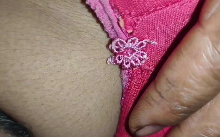 Mona sexy: Léchage de chatte de ma belle-mère, j’ai pressé le jus...