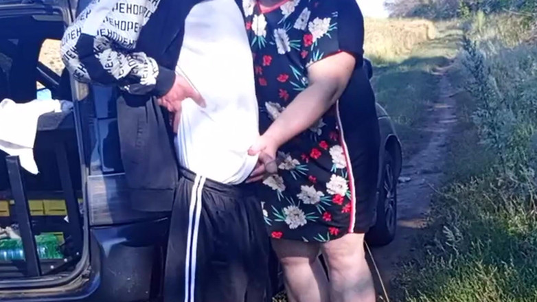 Zona901: Macecha mi drží ptáka, zatímco čůrám a pak ho saje