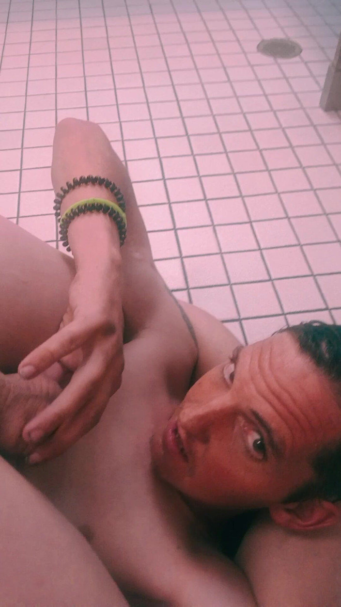 Sissy shayne: Sucking Myself