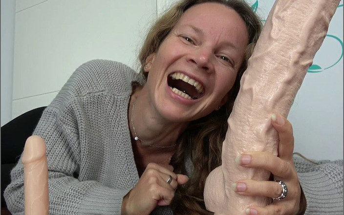 Annika Rose: 尾巴比较 - 11 厘米与 40 厘米