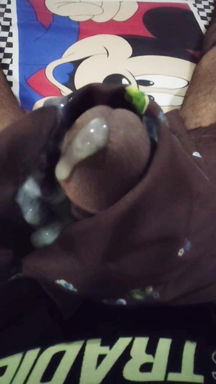 Satin And Silky: Porno de branlette en satin et soie - branlette avec un...