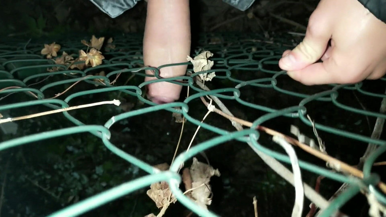 Idmir Sugary: Un jumelle du Moyen-Orient éjacule à travers une barrière - il encule une...